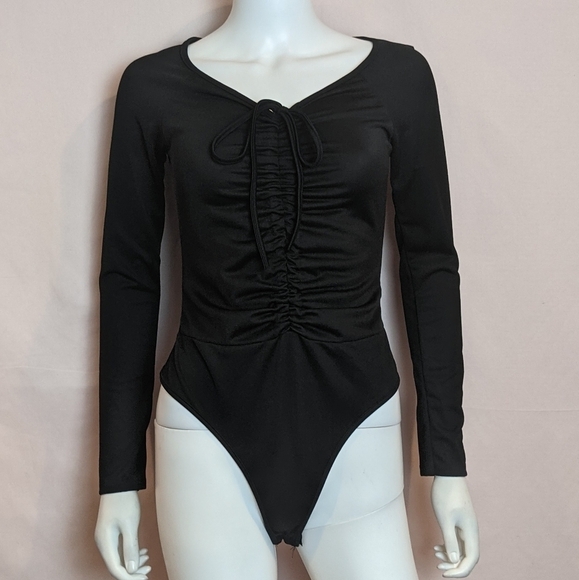 PrettyLittleThing Ruched Front Black Bodysuit size 6 - Picture 1 of 5